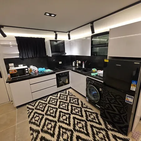 Bay View Sahl Hashish